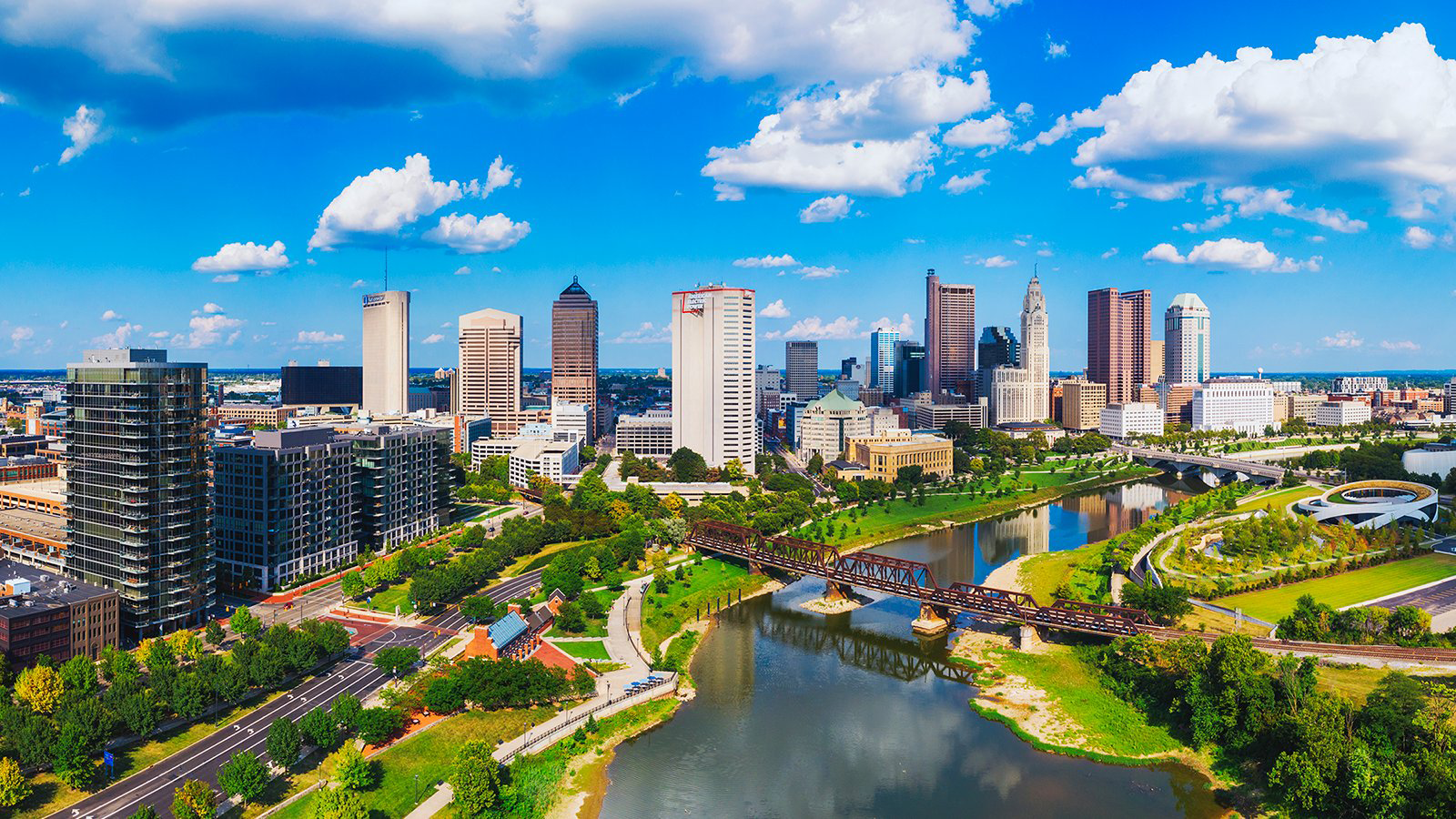 Downtown Columbus OH skyline — Momentum Acquisitions buys houses across Columbus and Franklin County