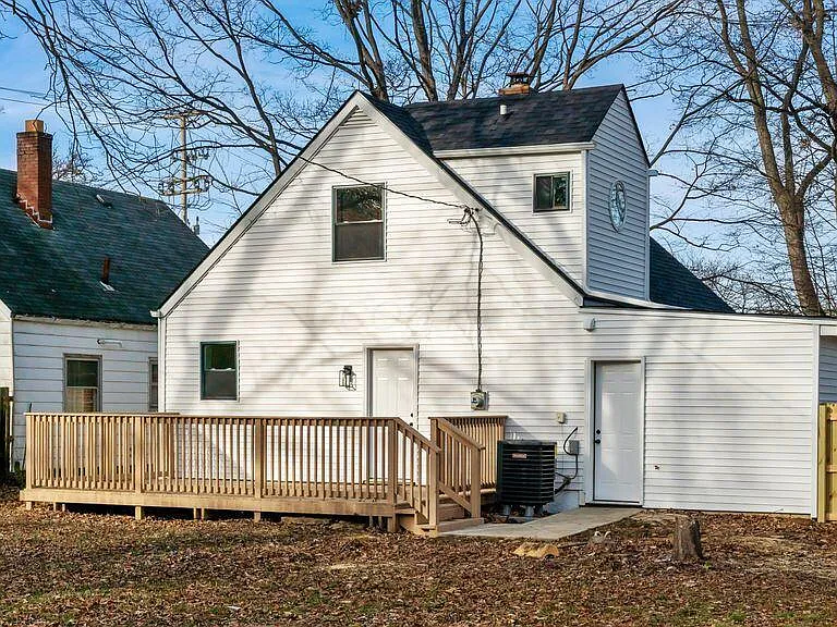 Columbus OH after renovation — beautifully renovated interior with modern farmhouse style