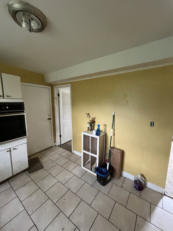 Columbus home before — interior condition