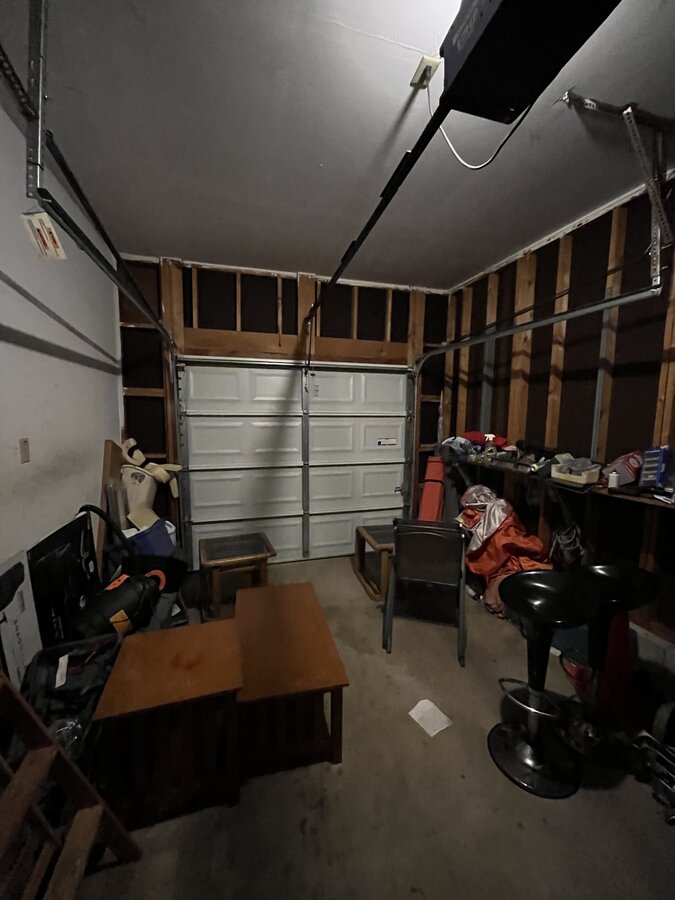 Hilliard OH interior before — dated condition throughout