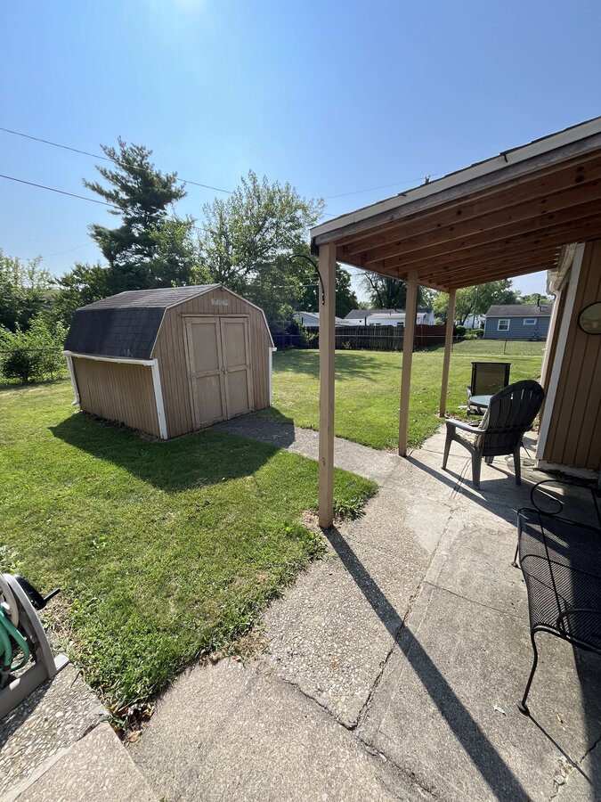 Hilliard OH interior before — room needing updates
