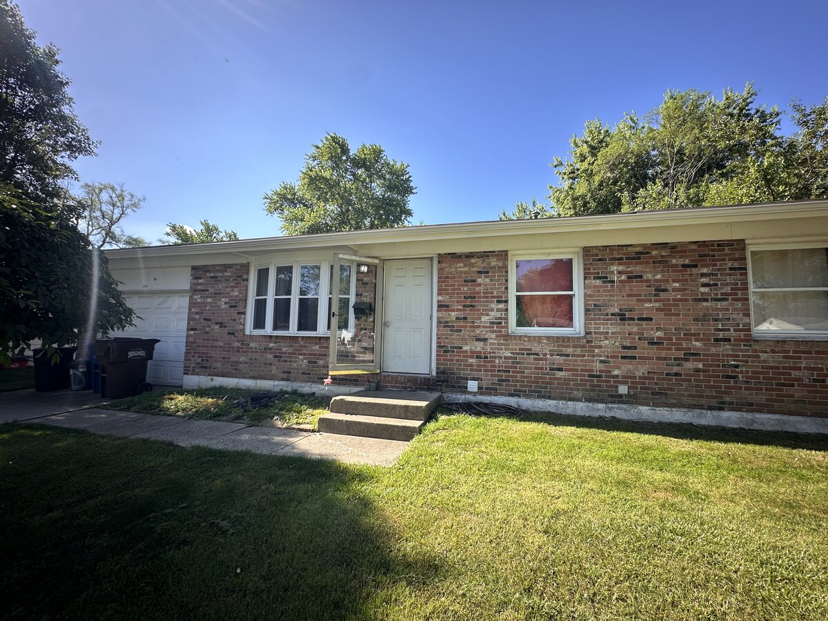 Westerville OH rental before — dated interior condition